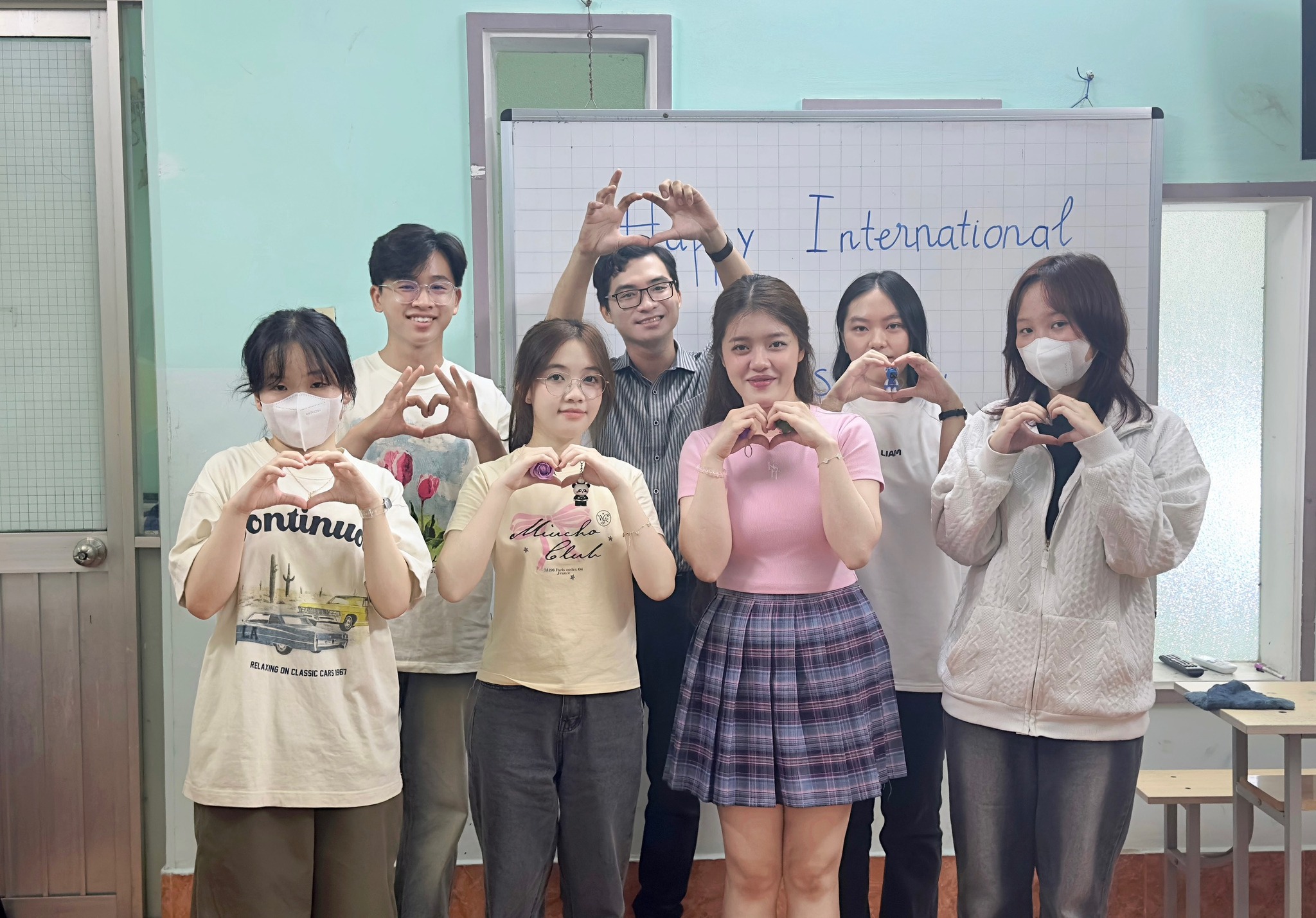 Anh văn giao tiếp tại Cần Thơ học ở đâu tốt? - Trung tâm anh ngữ Âu Việt Mỹ 3 anh van giao tiep 00